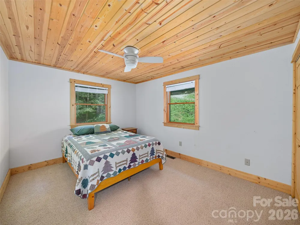 73 Oak Ridge Court Mars Hill, NC 28754