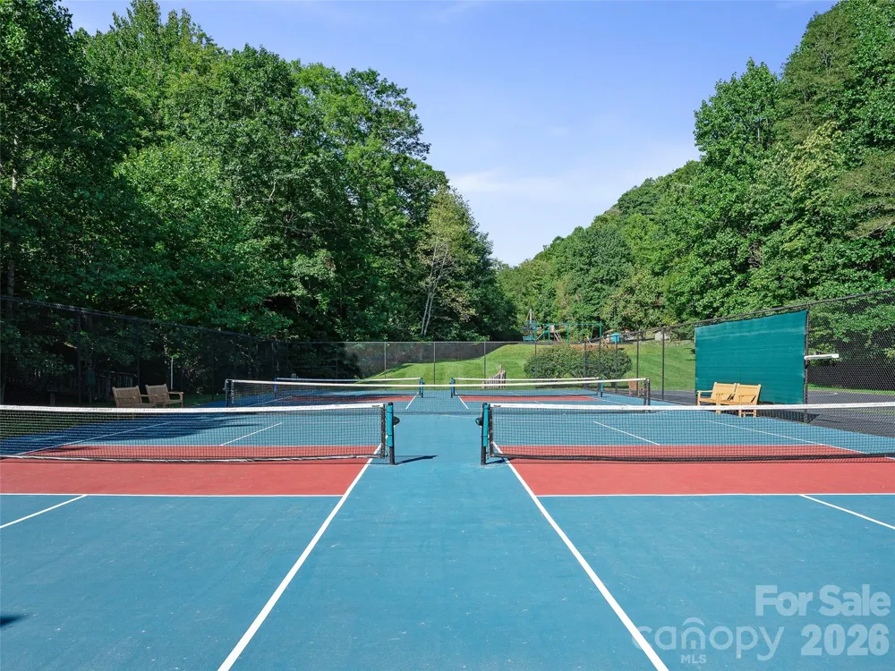 73 Oak Ridge Court Mars Hill, NC 28754