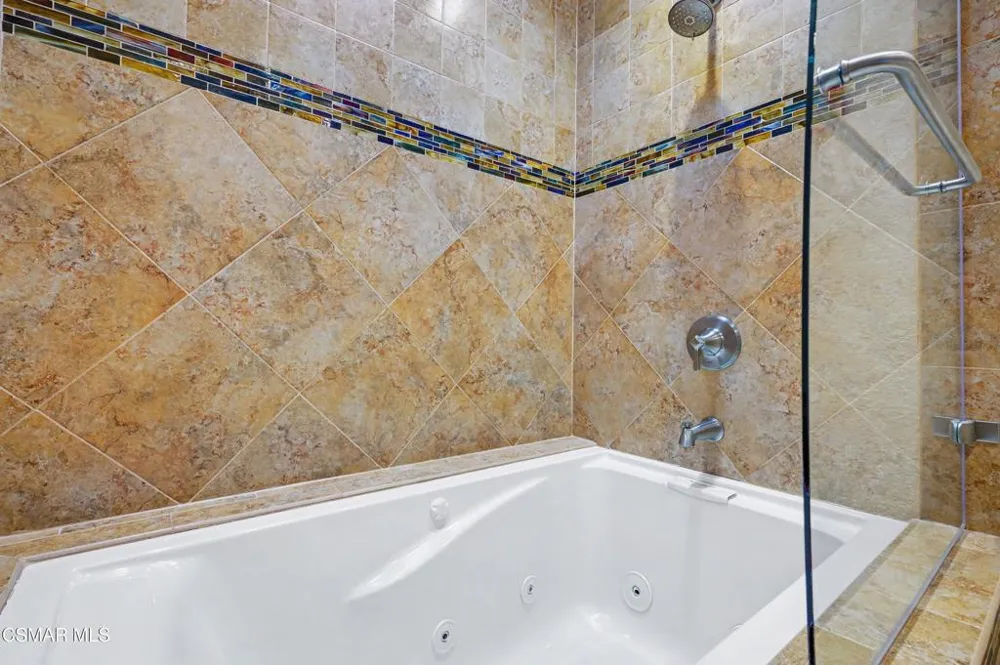 6201 Shoup Avenue #70 Woodland Hills, CA 91367