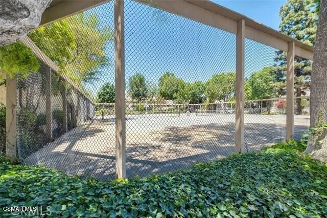 6201 Shoup Avenue #70 Woodland Hills, CA 91367