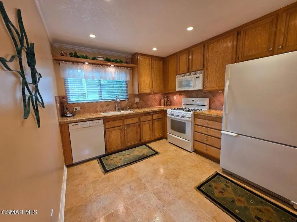 6201 Shoup Avenue #70 Woodland Hills, CA 91367
