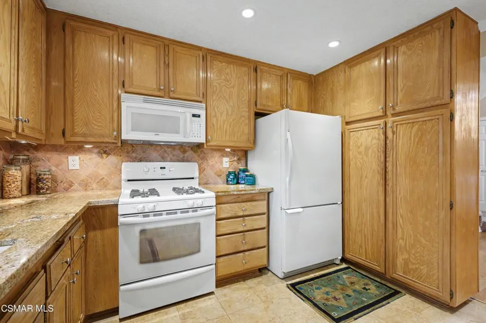 6201 Shoup Avenue #70 Woodland Hills, CA 91367