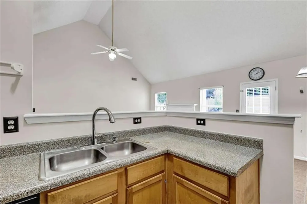 6827 Hill Creek Cove Lithonia, GA 30058