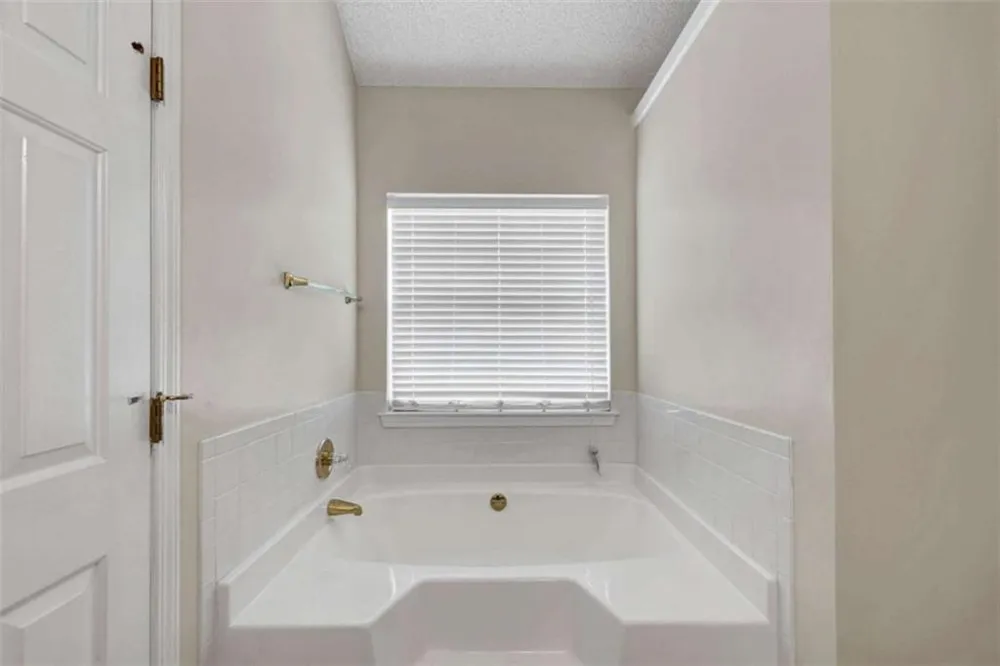 6827 Hill Creek Cove Lithonia, GA 30058