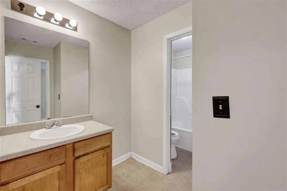 6827 Hill Creek Cove Lithonia, GA 30058