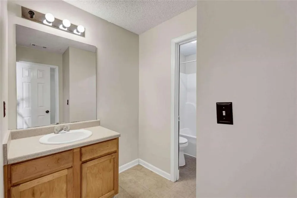 6827 Hill Creek Cove Lithonia, GA 30058