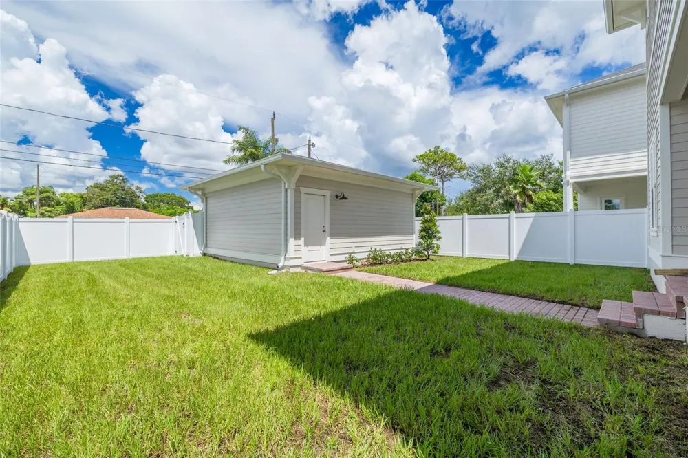 455 47TH AVENUE St Petersburg, FL 33703