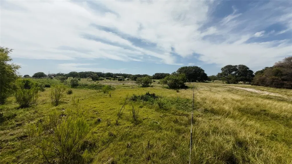 103 Crossvine Road Lampasas, TX 76550