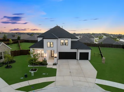 2711 Woodside Road