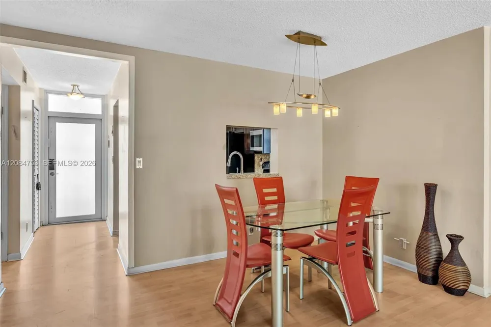 610 NE 12th Ave #206 Hallandale Beach, FL 33009