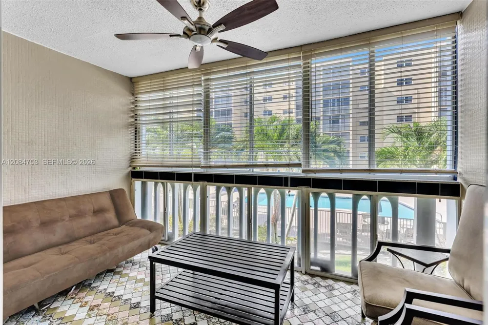 610 NE 12th Ave #206 Hallandale Beach, FL 33009