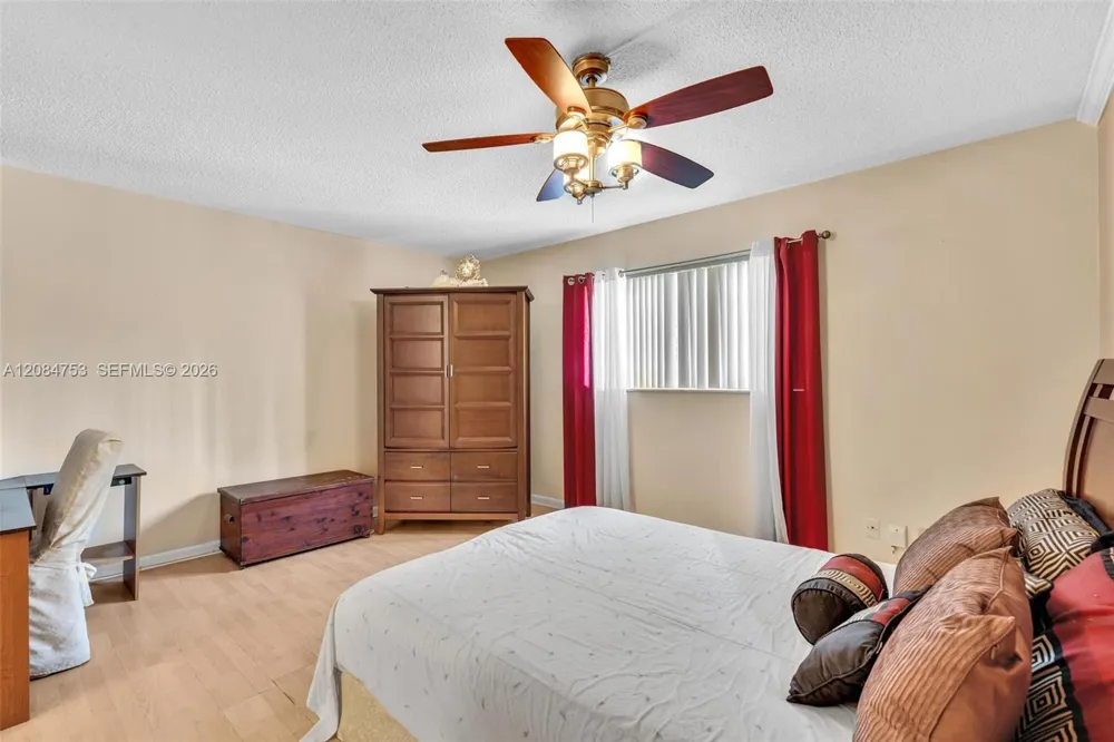 610 NE 12th Ave #206 Hallandale Beach, FL 33009