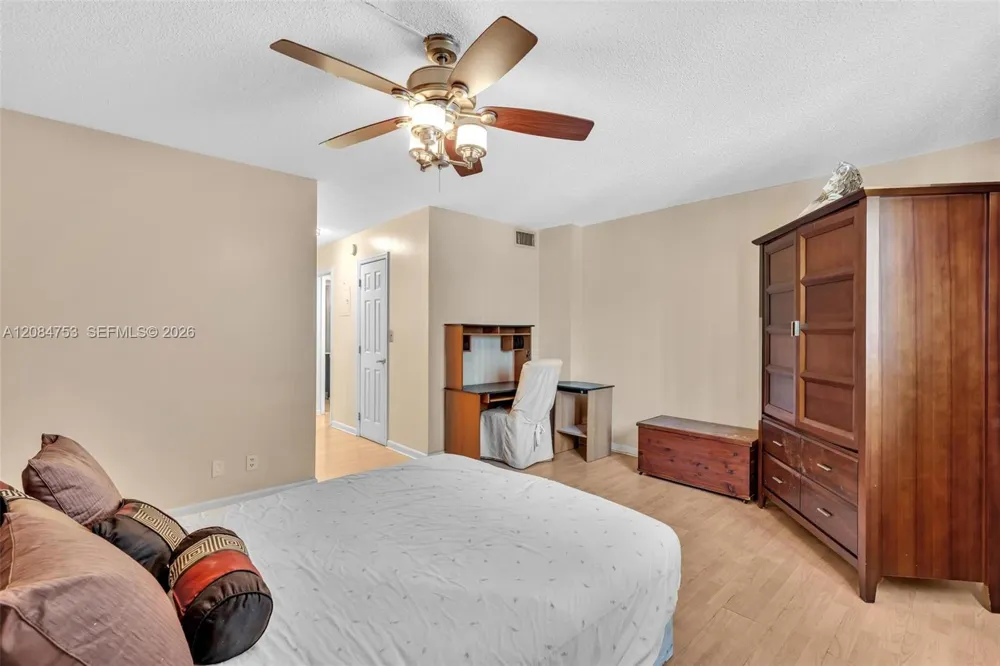 610 NE 12th Ave #206 Hallandale Beach, FL 33009