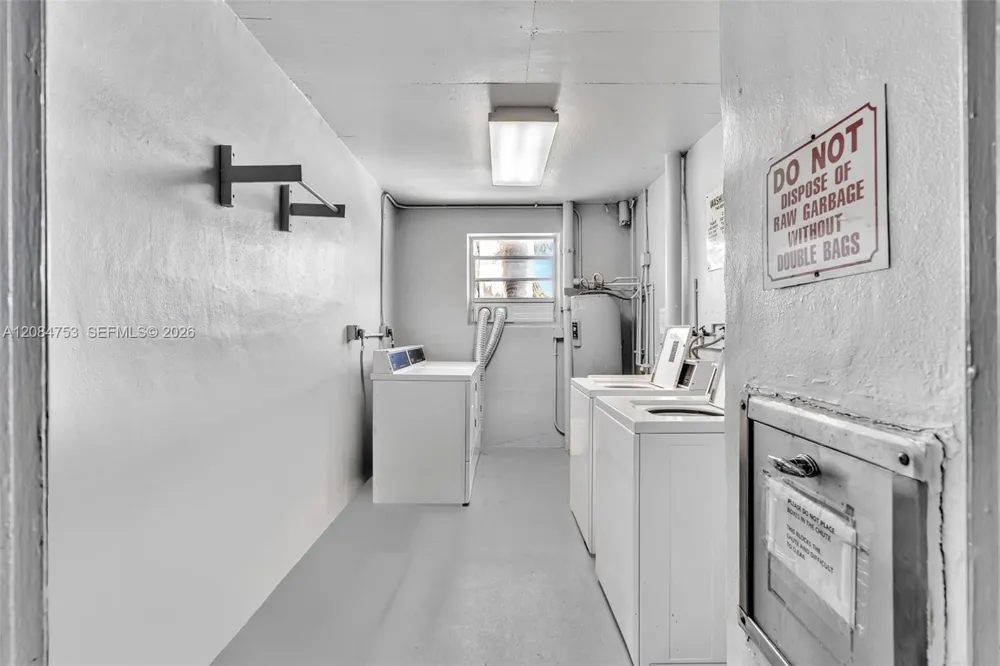 610 NE 12th Ave #206 Hallandale Beach, FL 33009