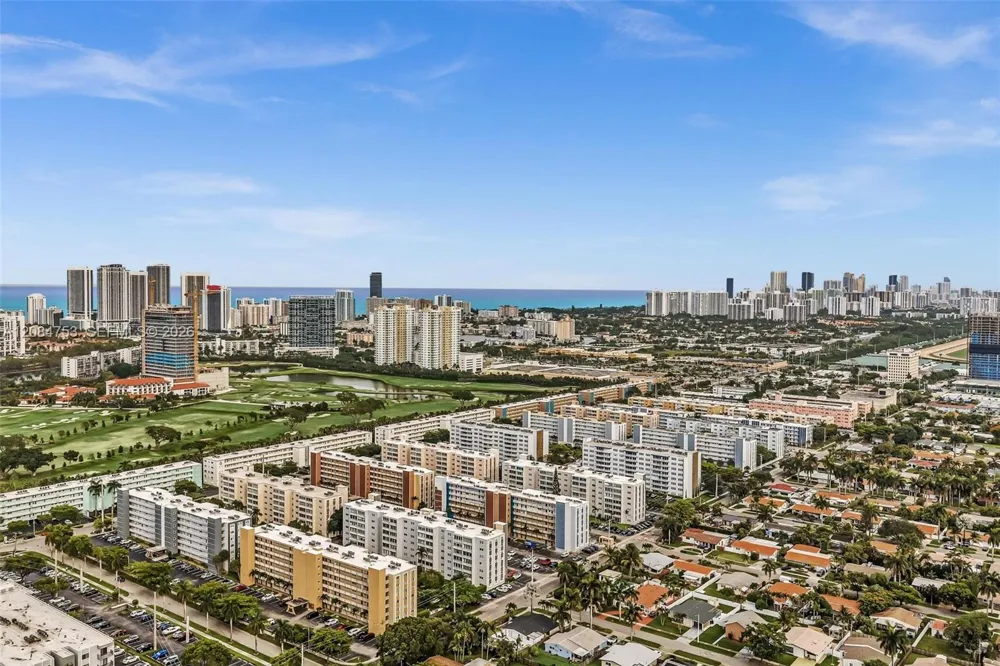 610 NE 12th Ave #206 Hallandale Beach, FL 33009