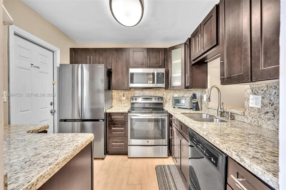 610 NE 12th Ave #206 Hallandale Beach, FL 33009