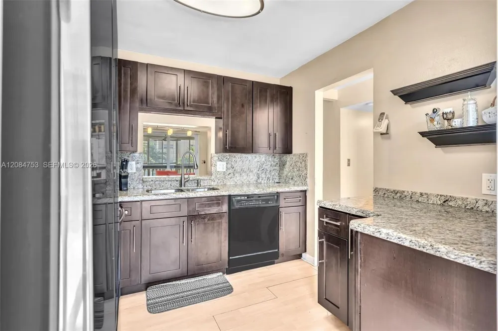610 NE 12th Ave #206 Hallandale Beach, FL 33009