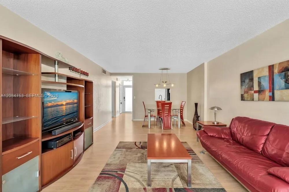 610 NE 12th Ave #206 Hallandale Beach, FL 33009
