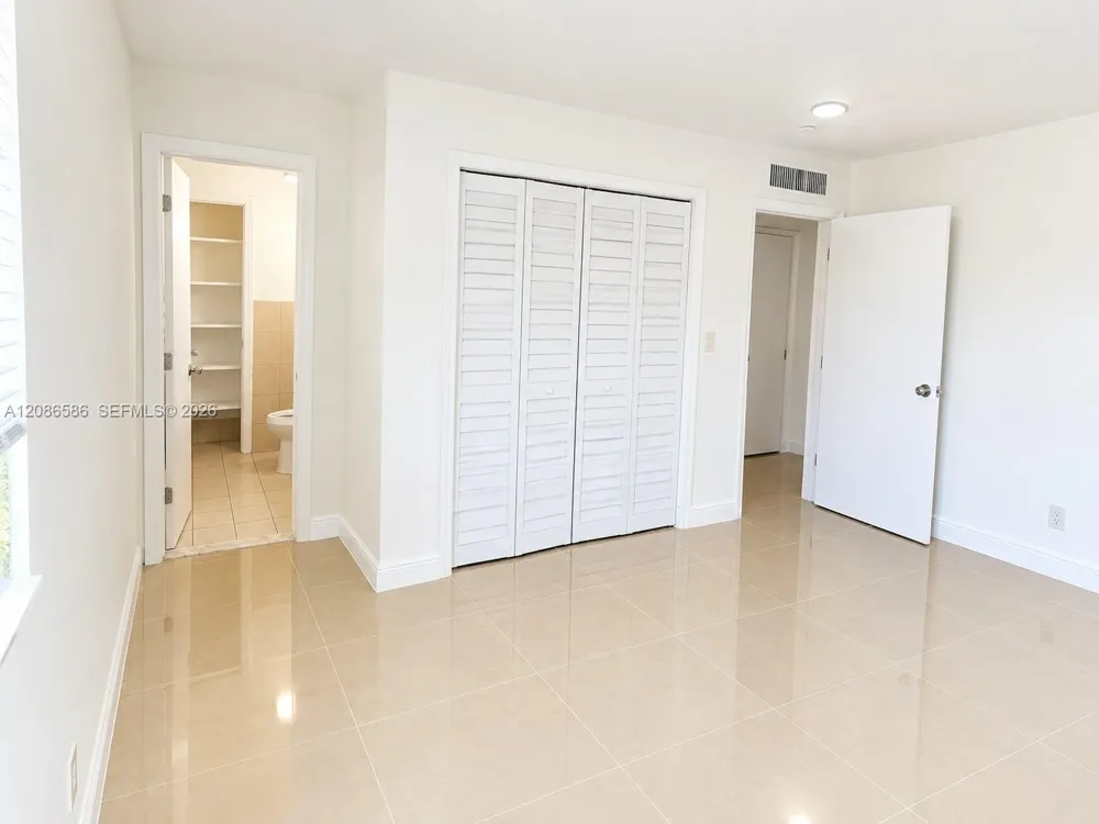 1337 S Dixie Hwy #517 Deerfield Beach, FL 33441