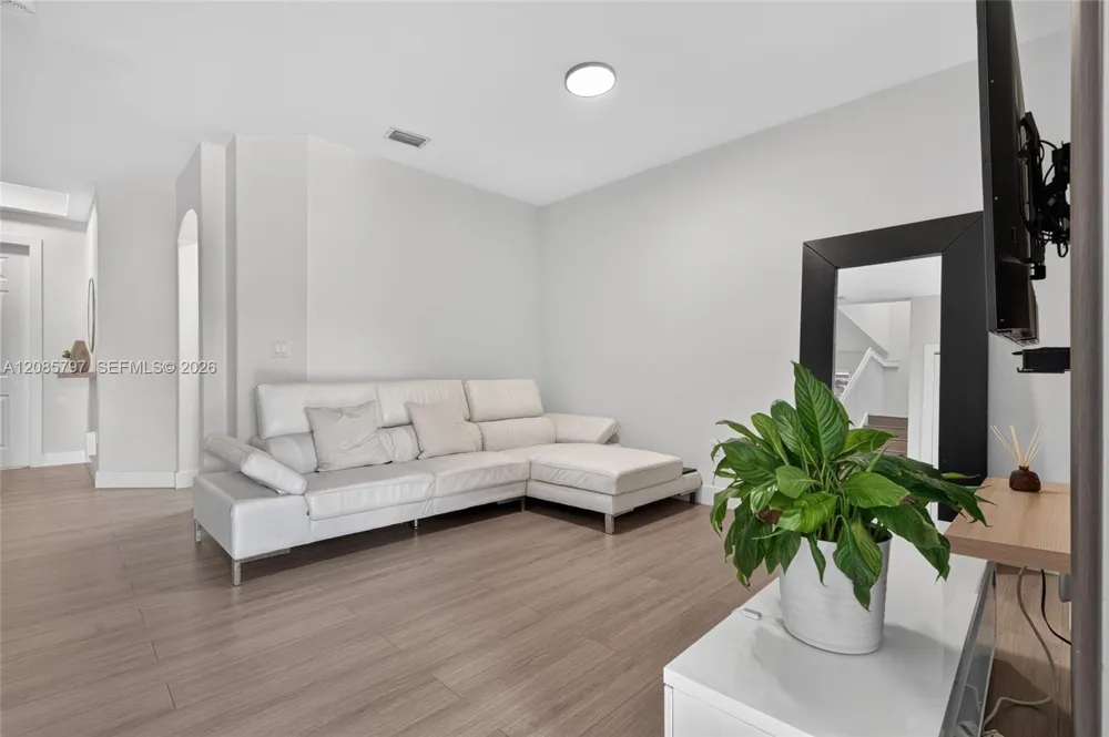 10861 NW 79th St Doral, FL 33178