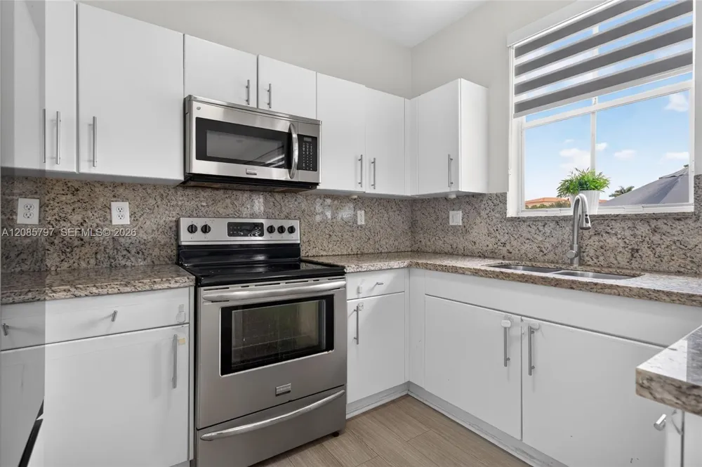10861 NW 79th St Doral, FL 33178