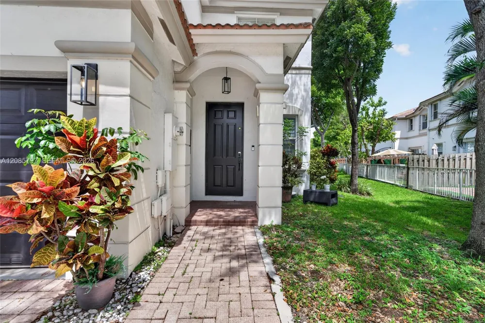 10861 NW 79th St Doral, FL 33178