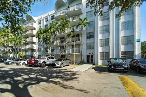 488 NW 165th St Rd #B-408