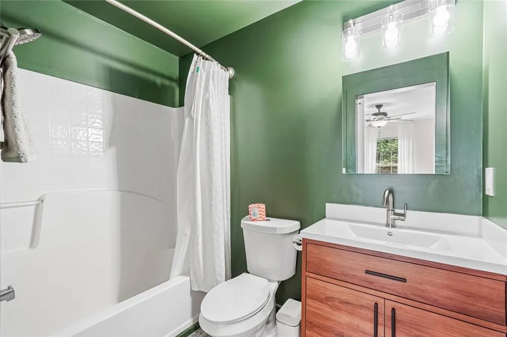 546 Fox Creek Crossing Woodstock, GA 30188