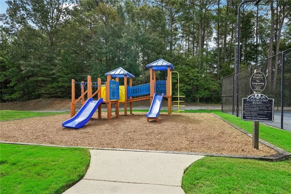 546 Fox Creek Crossing Woodstock, GA 30188