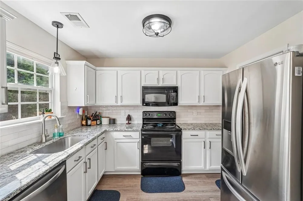546 Fox Creek Crossing Woodstock, GA 30188