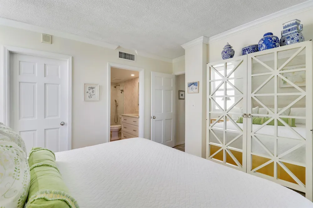 1801 S FLAGLER DRIVE #301 West Palm Beach, FL 33401