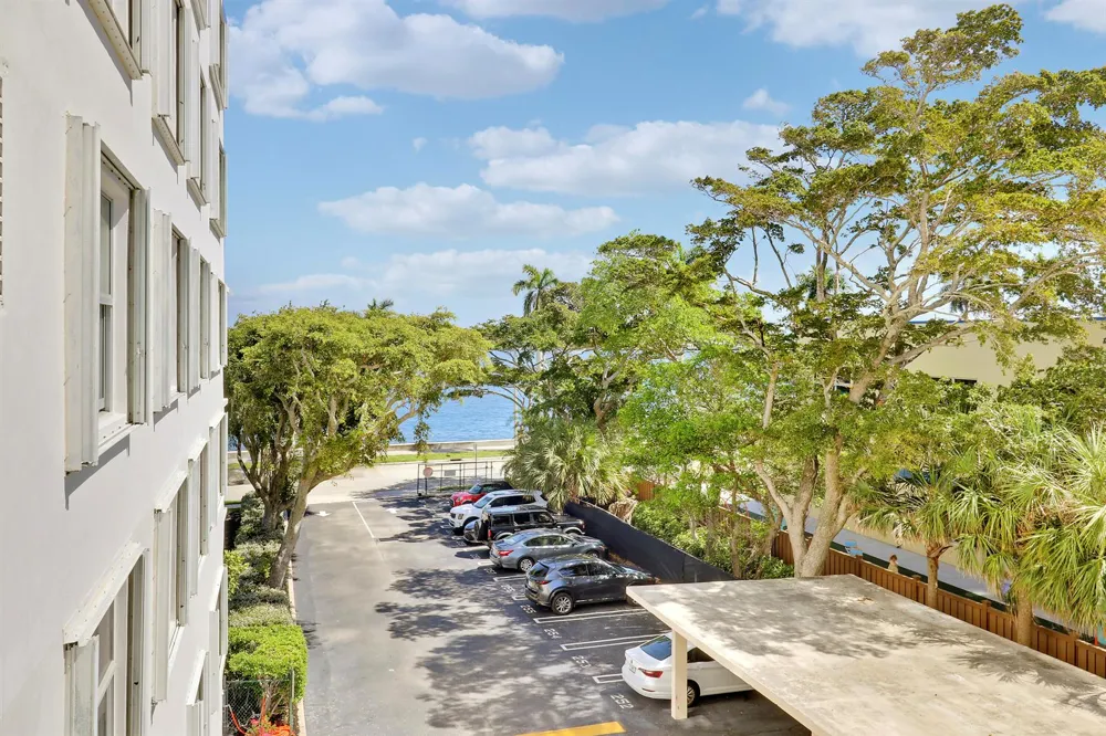 1801 S FLAGLER DRIVE #301 West Palm Beach, FL 33401