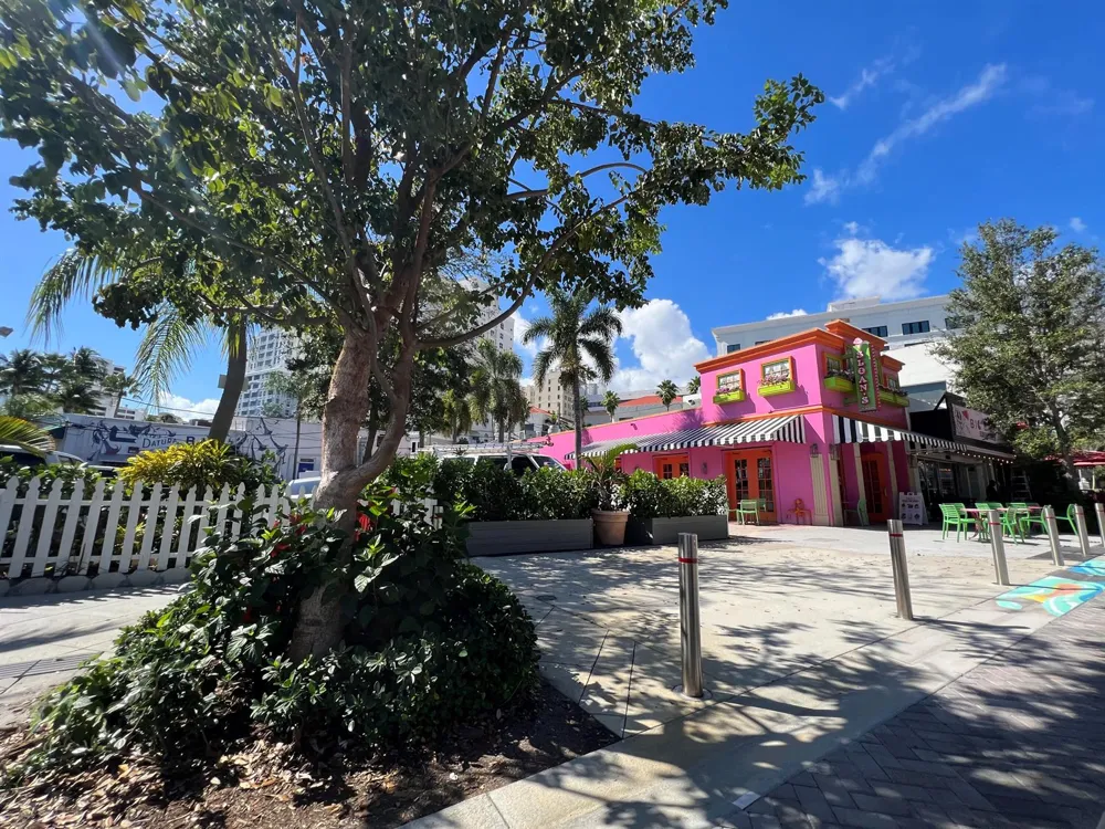 1801 S FLAGLER DRIVE #301 West Palm Beach, FL 33401