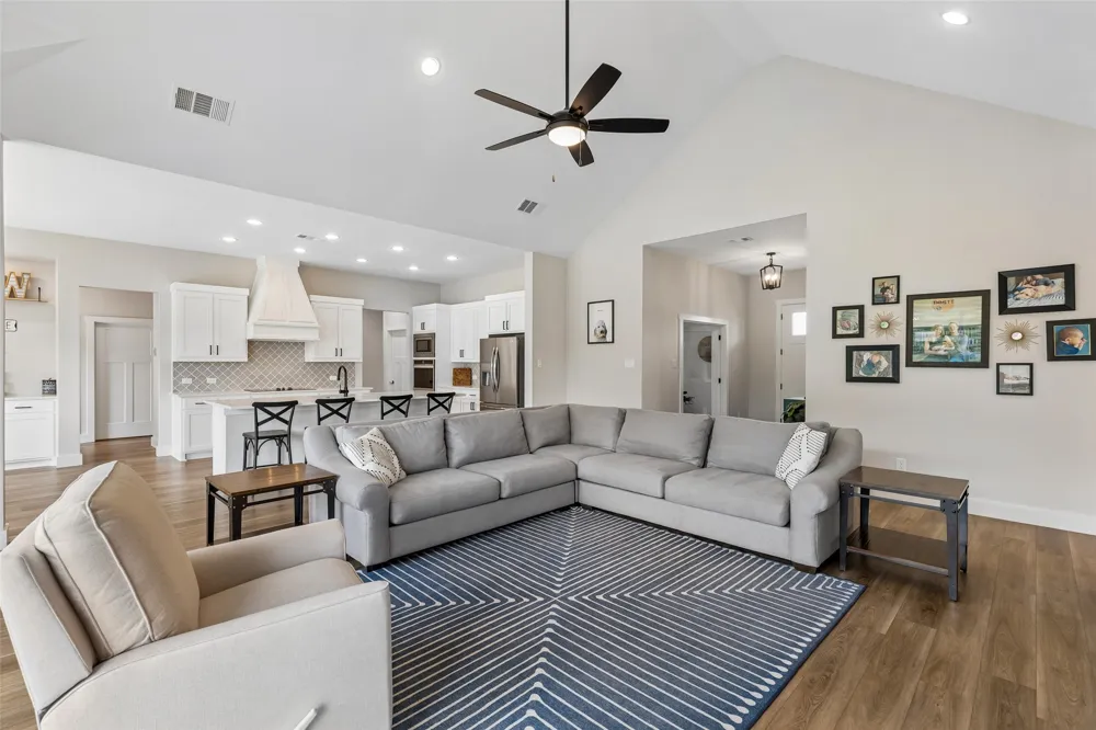940 Declaration Drive Nevada, TX 75173