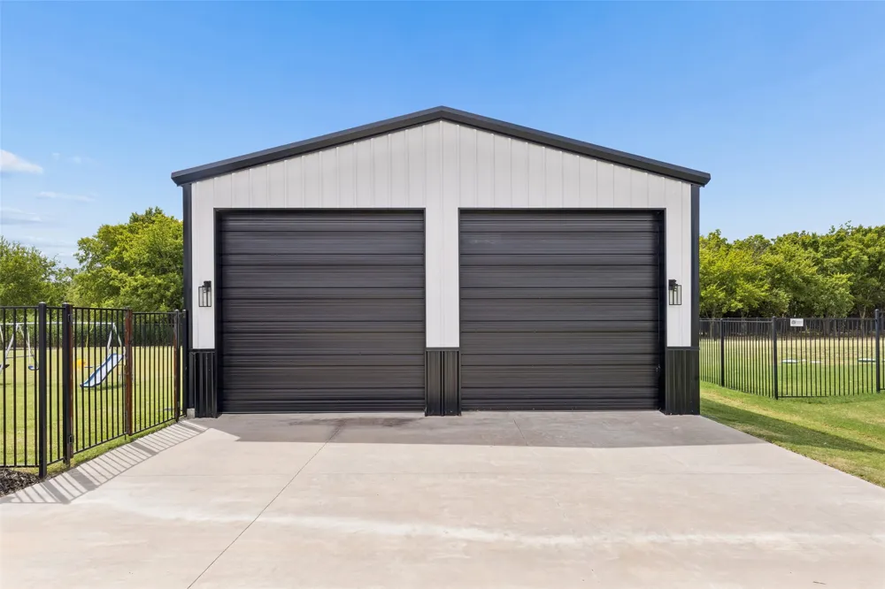 940 Declaration Drive Nevada, TX 75173
