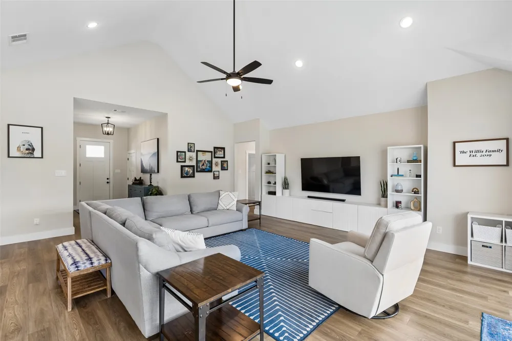 940 Declaration Drive Nevada, TX 75173