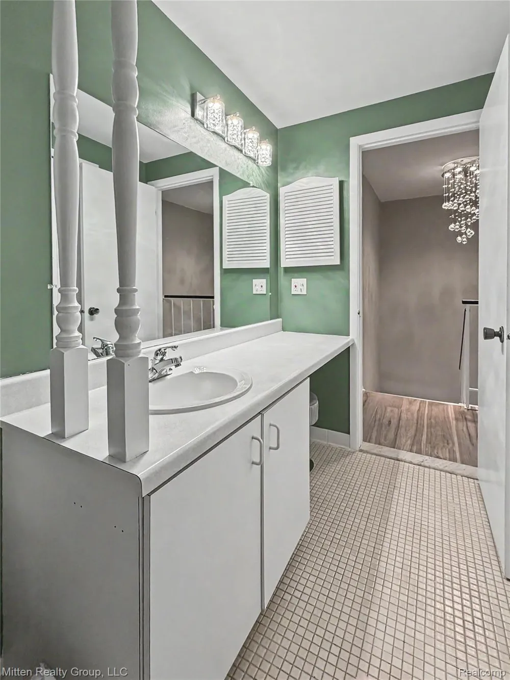 1699 Brentwood Drive Troy City, MI 48098