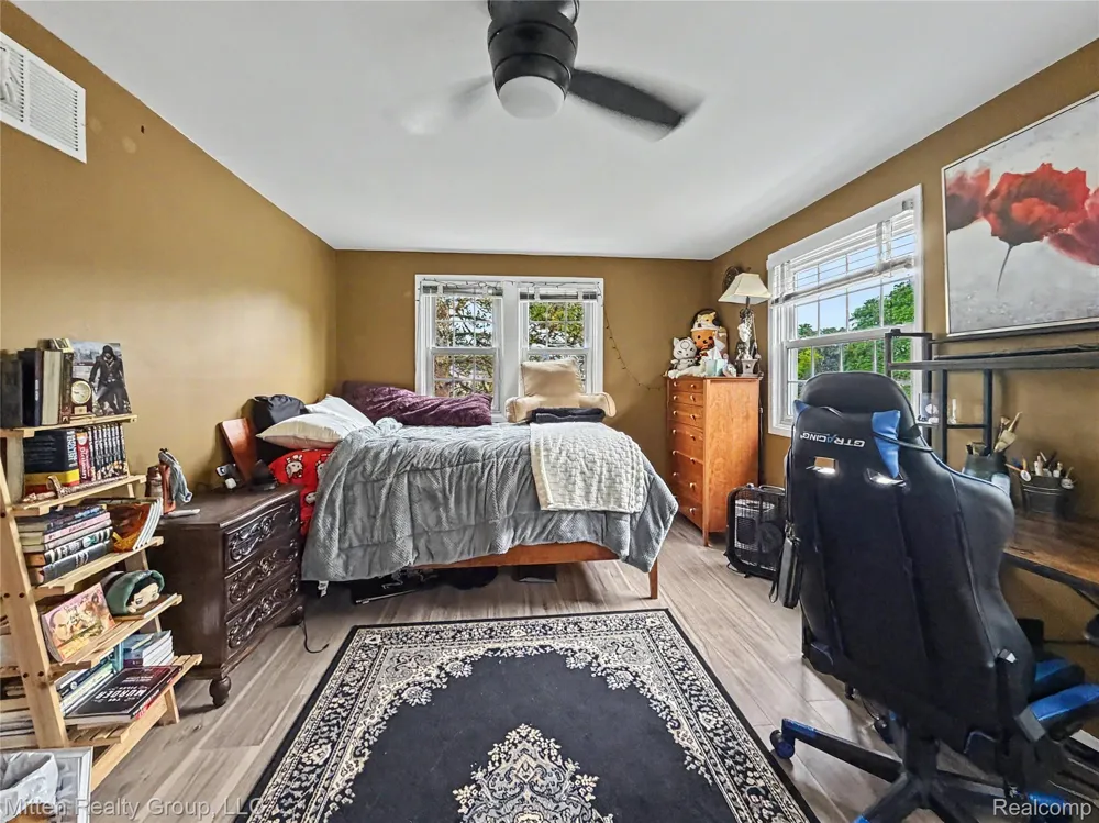 1699 Brentwood Drive Troy City, MI 48098