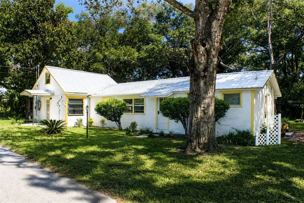 490 JOHN STREET #A & B Lake Helen, FL 32744