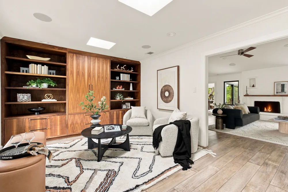 1806 Barton Parkway Austin, TX 78704