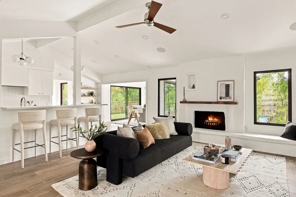 1806 Barton Parkway Austin, TX 78704