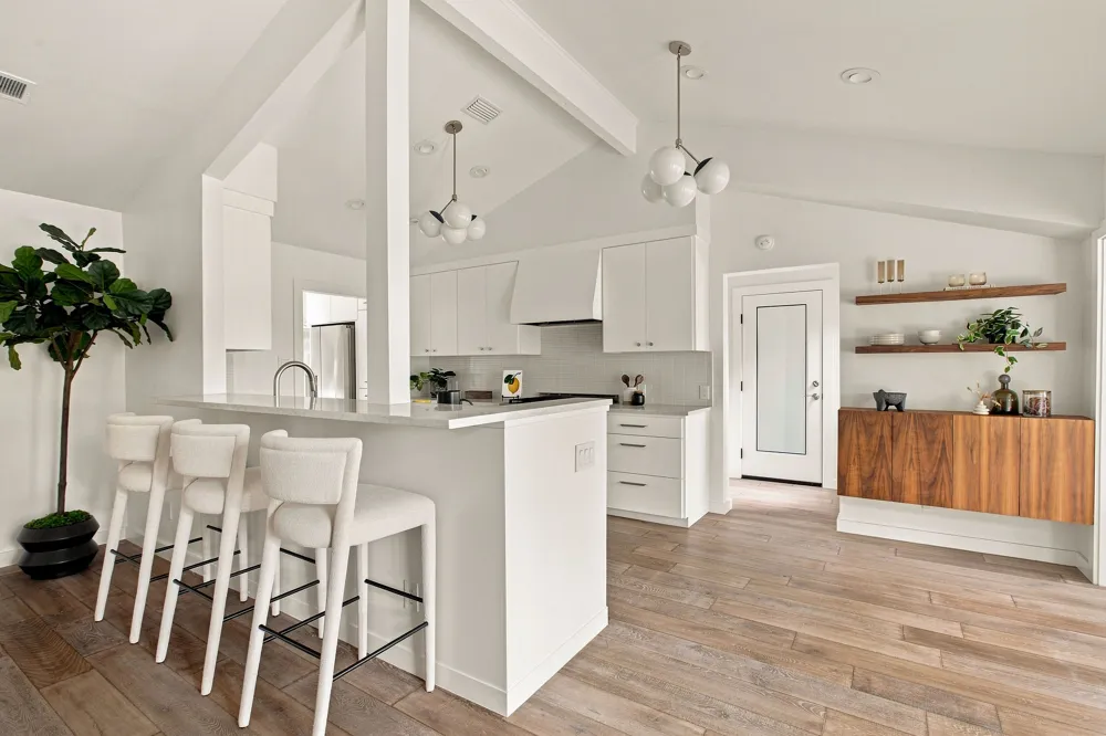 1806 Barton Parkway Austin, TX 78704