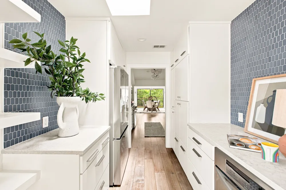 1806 Barton Parkway Austin, TX 78704