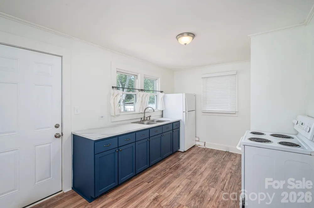 3643 Icard Rhodhiss Road Connelly Springs, NC 28612