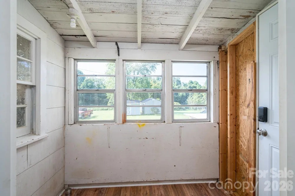 3643 Icard Rhodhiss Road Connelly Springs, NC 28612
