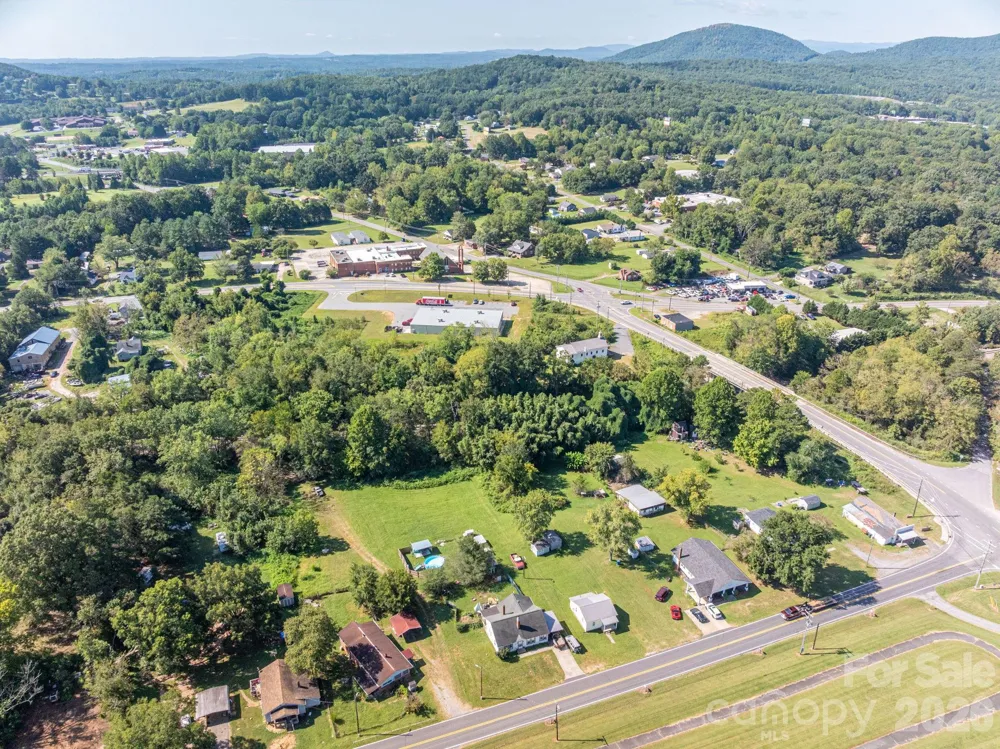 3643 Icard Rhodhiss Road Connelly Springs, NC 28612