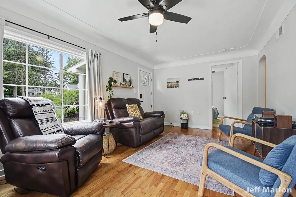 2540 Day Avenue NW Grand Rapids, MI 49544