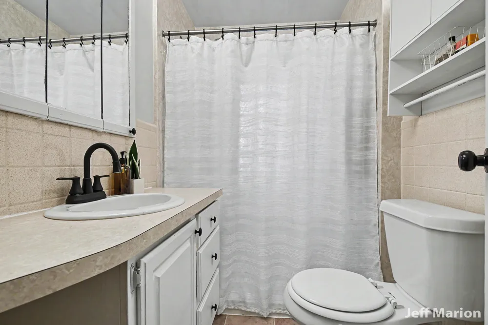 2540 Day Avenue NW Grand Rapids, MI 49544
