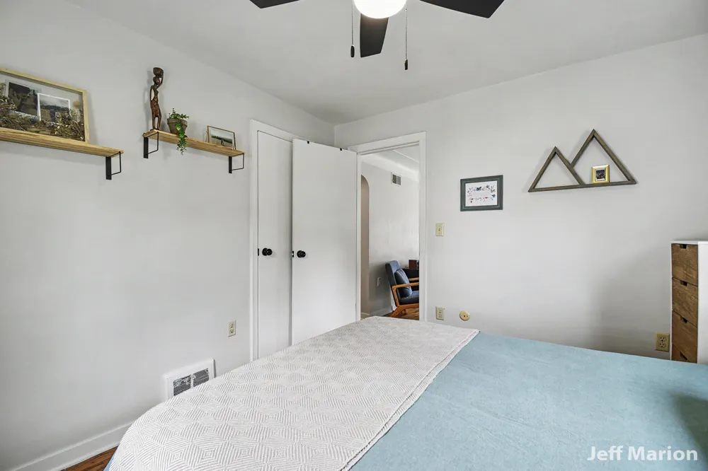 2540 Day Avenue NW Grand Rapids, MI 49544