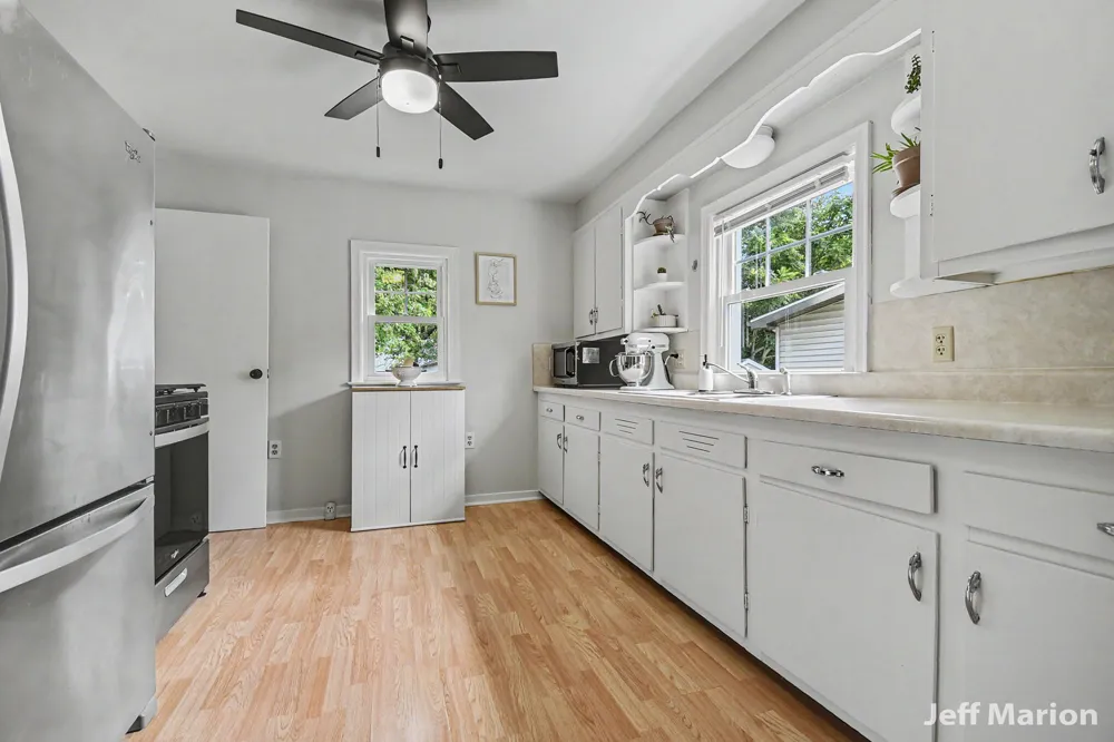 2540 Day Avenue NW Grand Rapids, MI 49544
